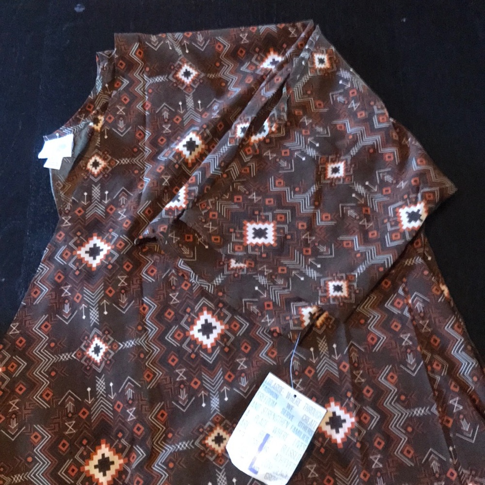 LuLaRoe L Shirley silky soft